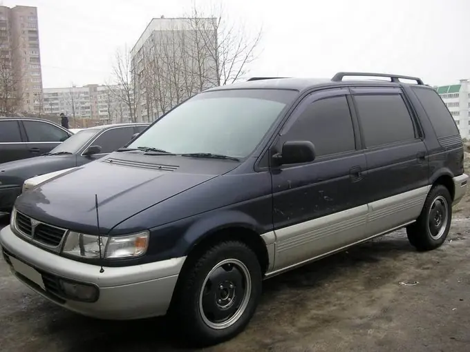 mitsubishi chariot, 1995 переднеприводный характеристики