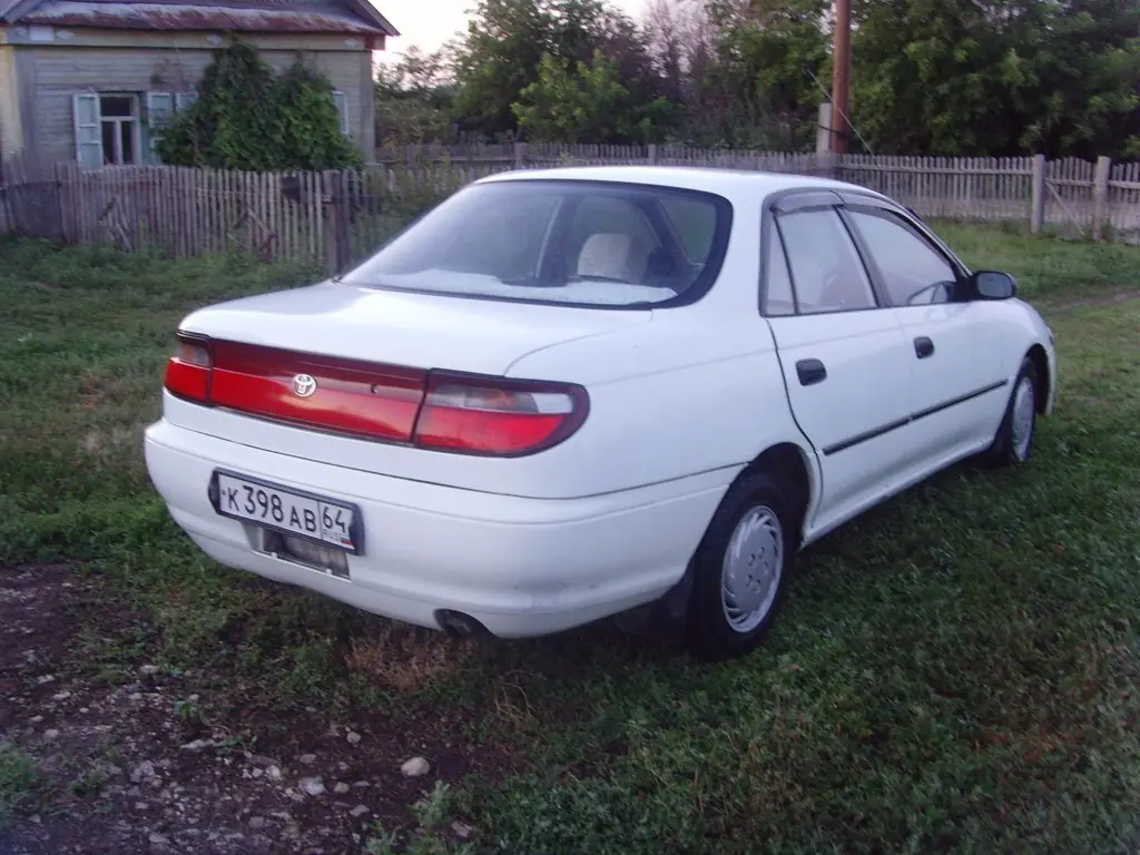toyota carina 1995 at 192 комплектация