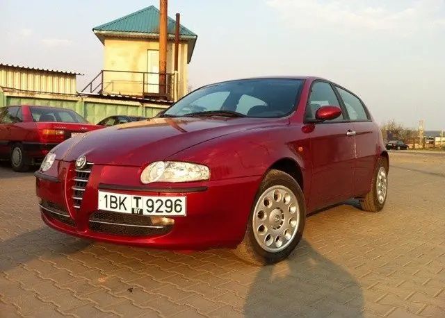 Alfa Romeo 147 1.6 T.S. Distinctive тех. характеристика