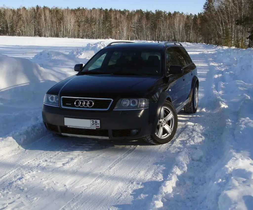 Audi A6 allroad quattro 2001 год, 2.7 литра, автомат, бензиновый двигатель,  4вд, Иркутск