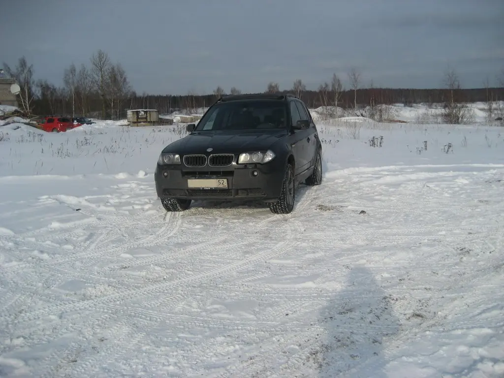 БМВ Х3 2004 год, 2.5 литра, Машину приобрел в 2011г, 4WD, расход 10-25л,  бензин, автоматическая коробка