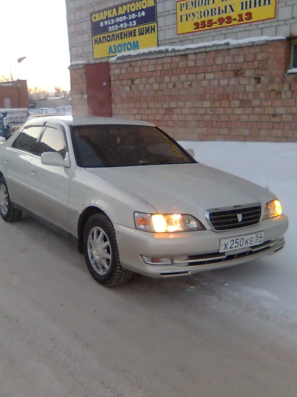 Chevrolet Cruze 2010, 1.6 литра, Купил автомобиль после Тойоты Креста,  которой управлял более четырех лет, механика, двигатель 109 л.с., белый,  бензиновый, комплектация БАЗА