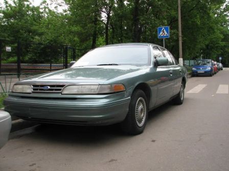 Ford Crown Victoria 1993 - отзыв владельца
