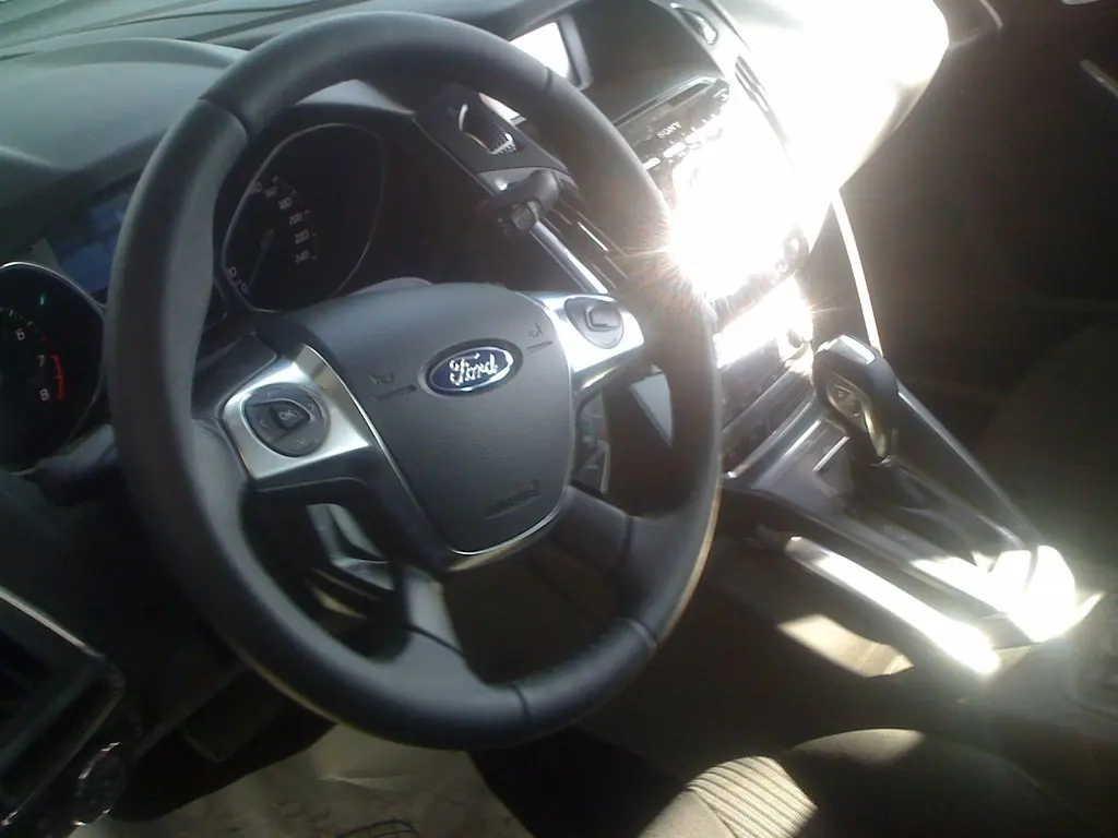 Ford Focus 2012, 2 литра, Добрый день .форумчане, чёрный, АКПП, бензин