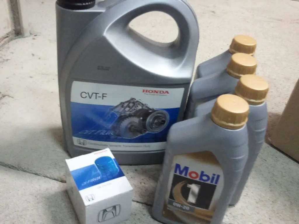 Моторное масло для HONDA CIVIC: сколько литров и какое масло лучше лить в двигатель