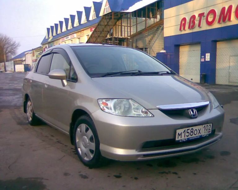 Honda Fit Aria 2003