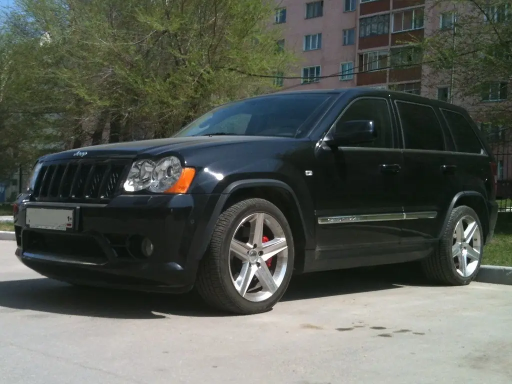 Jeep Grand Cherokee 2008, 6.1 литра, Являюсь счастливым обладателем Jeep  Grand Cherokee SRT8, черный, 4 вд, Новосибирск, АКПП