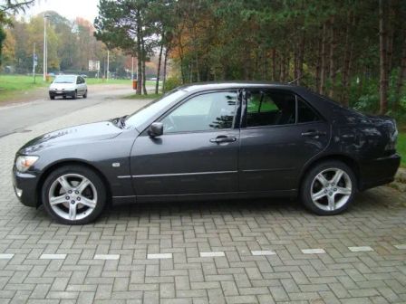Lexus IS200 2001 -  