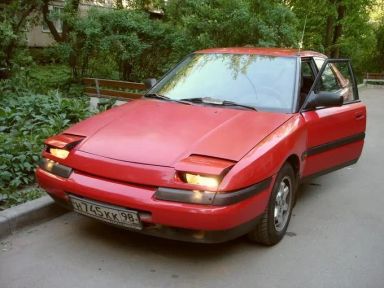 Mazda 323F, 1990