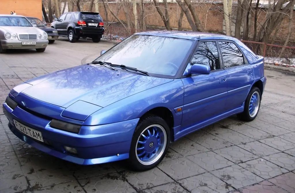 Mazda 323f слепая