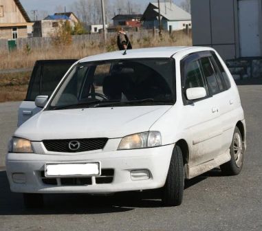 Mazda Demio 2001 -  