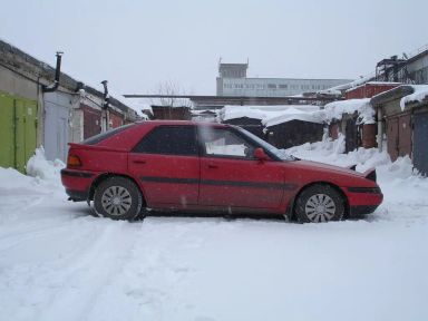 Mazda Familia, 1989