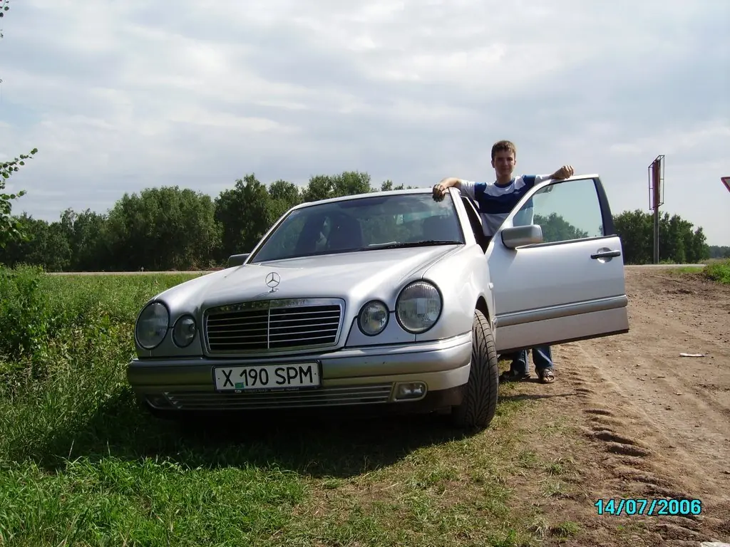 Автомобили Mercedes-Benz E 280 в Казахстане