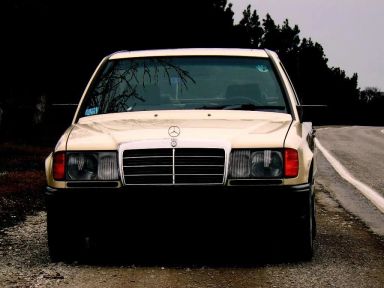Mercedes-Benz E-Class, 1986
