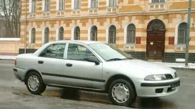 Mitsubishi Carisma, 2003
