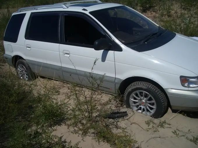 1993 отзывы. Митсубиси Шариот 1993. Mitsubishi Chariot n43w Turbo. Митсубиси Шариот 1993 цвет белый. Мицубиси Шариот 1993 бензин полный привод.