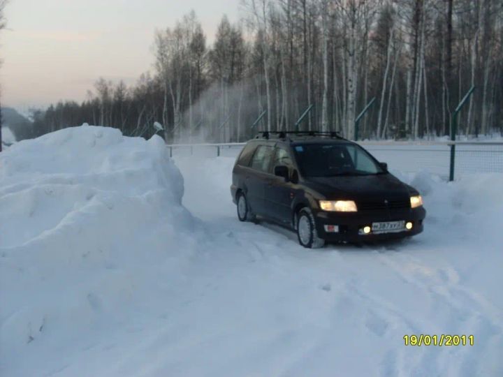 Митсубиси шариот грандис 1999