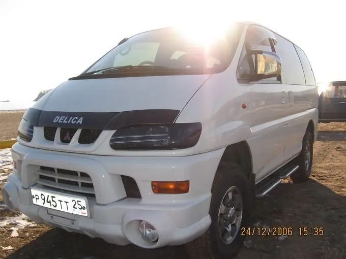 Митсубиси делика 2000 бензин. Делика расход бензина. Isuzu mu 2001. 8 дизель. Двигатель митсубиси делика.