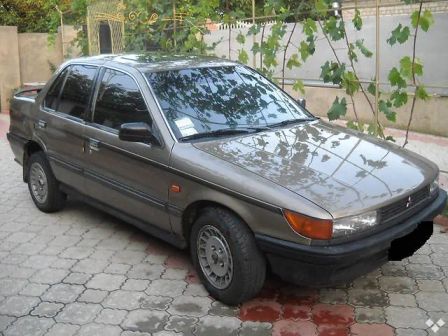 Mitsubishi Lancer 1990 -  