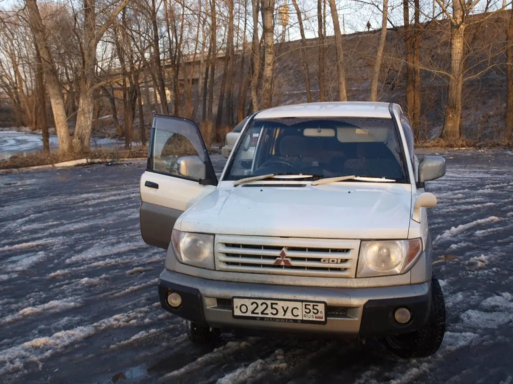 Мицубиси Паджеро Ио 1999, Привет всем дромовцам, автомат, полный привод