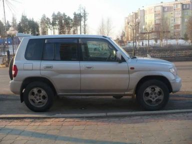 Mitsubishi Pajero iO, 2000