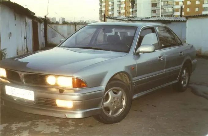 1991 отзывы. Mitsubishi Sigma 2000. Мицубиси Сигма 2000 год выпуска. Митсубиси Сигма 3 литра АКПП. Мицубиси Сигма 2000 года картинки.