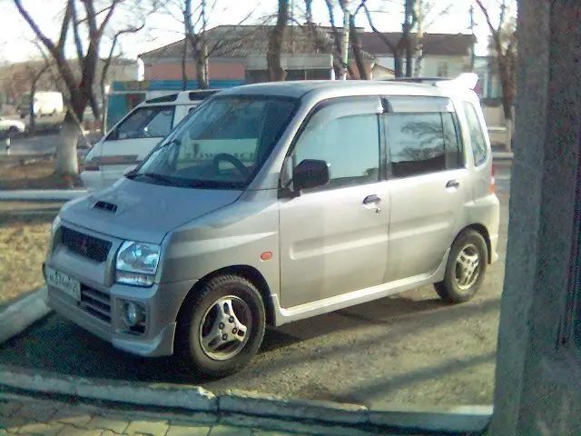 Mitsubishi Toppo 1999