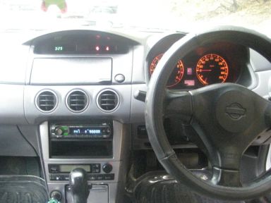 Nissan Avenir, 2001