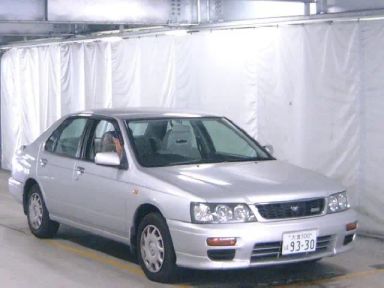 Nissan Bluebird, 1998