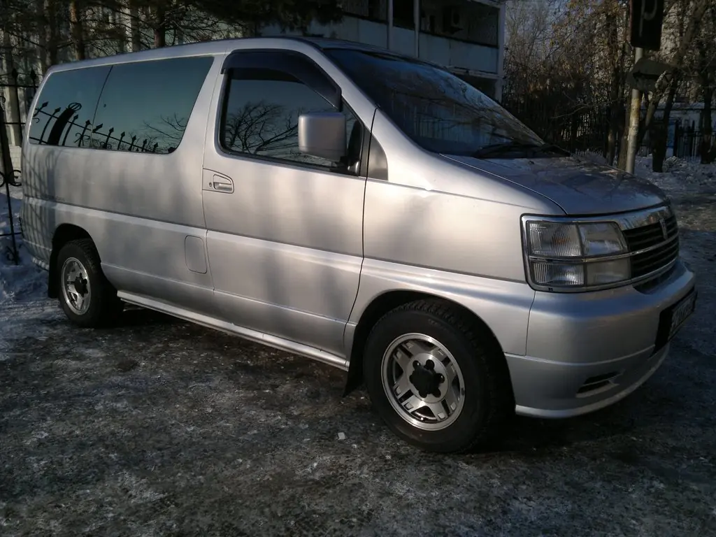 Nissan Elgrand 1999, 3.3 литра, VG-33/E/170-т лошадок, АКПП, 4wd, серый  перламутр