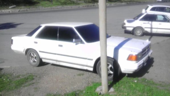 Nissan Gloria 1986 -  