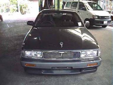Nissan Laurel, 1992