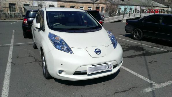 Nissan Leaf 2011 - отзыв владельца