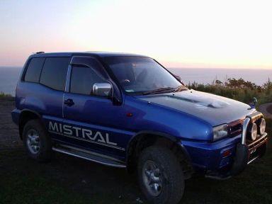 Nissan Mistral, 1996