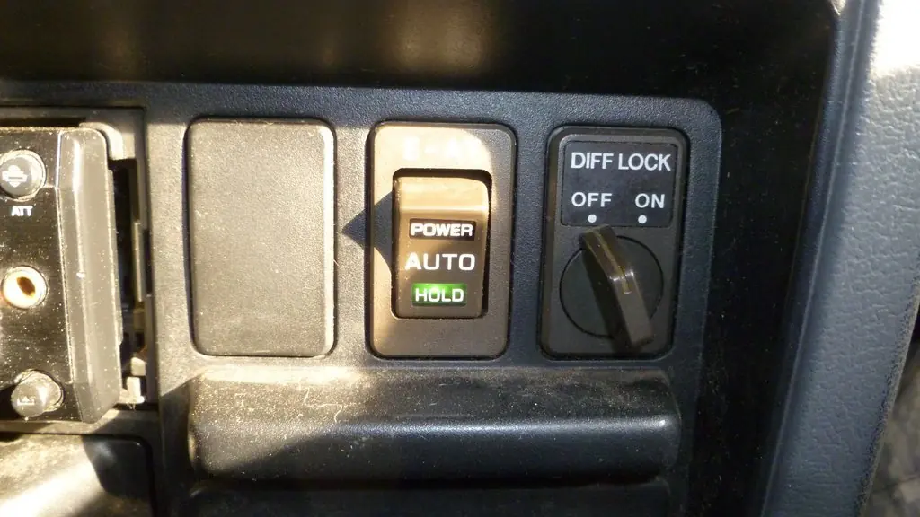 Ниссан патрол не открывается багажник с кнопки