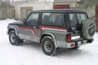 Nissan Patrol, 1989