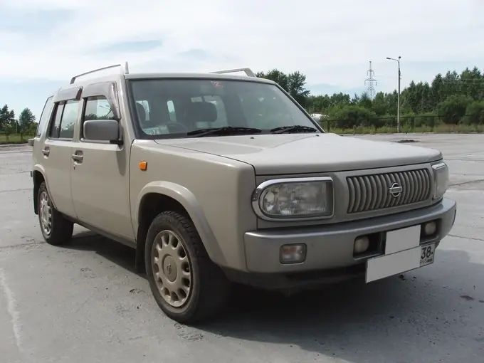 Nissan Rasheen 1994