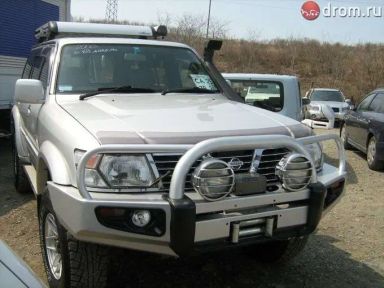 Nissan Safari, 2000