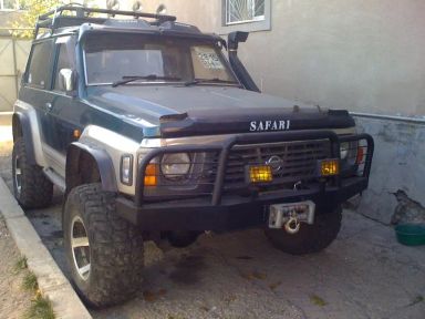 Nissan Safari, 1995