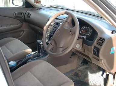 Nissan Sunny, 1999