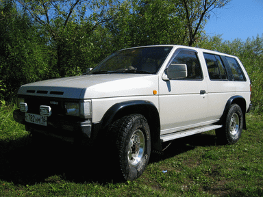 Nissan Terrano, 1990