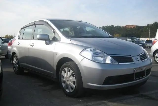 Nissan Tiida 2002