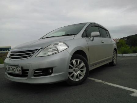Nissan Tiida 2008 -  