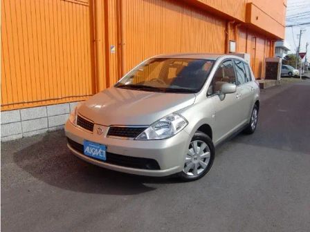 Nissan Tiida 2008 -  
