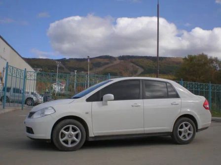 Nissan Tiida Latio 2005 -  