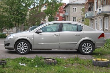 Opel Astra 2008   |   20.05.2011.