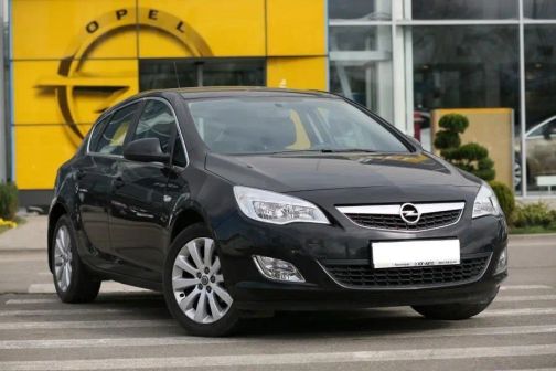 Opel Astra 2012 - отзыв владельца