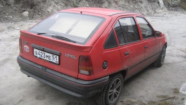 Opel Kadett 1985 - отзыв владельца