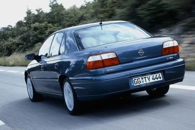 Opel Omega, 2000