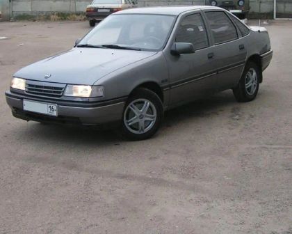 Opel Vectra 1992 - отзыв владельца